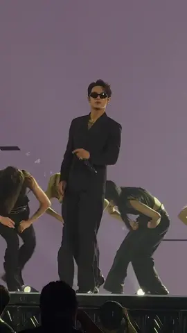 finally, they changed the foil suit #mingyu #seventeen ctto