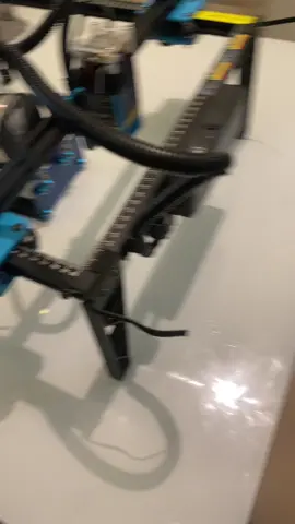 Galera, estou com um novo desafio: nivelar o copo no eixo rotativo da minha TTS-55 PRO 🥤🔧. Já tentei alguns ajustes, mas quero ouvir a opinião de vocês que também mexem com impressora a laser. 👇 Qual a melhor forma de nivelar sem perder a precisão? Me ajudem nessa missão! #TTS55PRO #LaserCut #CorteLaser #RotaryAxis #RotaryLaser       