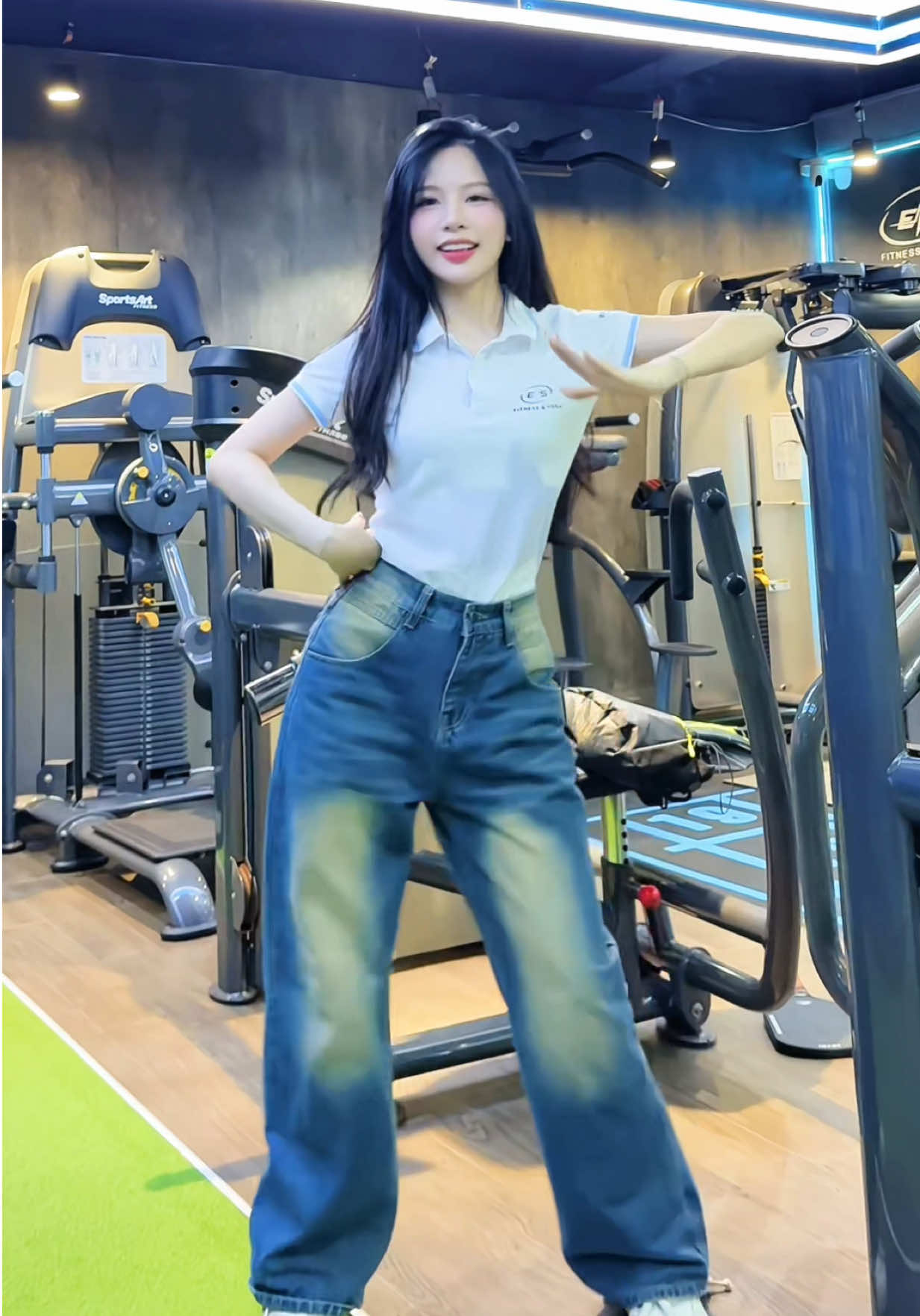 Cuối tuần vui vẻ thoaiii #emsfitness #phonggymemsxinh #emsxinhbietnhay @Rinny Kiều Trinh 