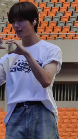 aaa cakep bngtt, ‪cr ; svvvns #jisung #nctdream 