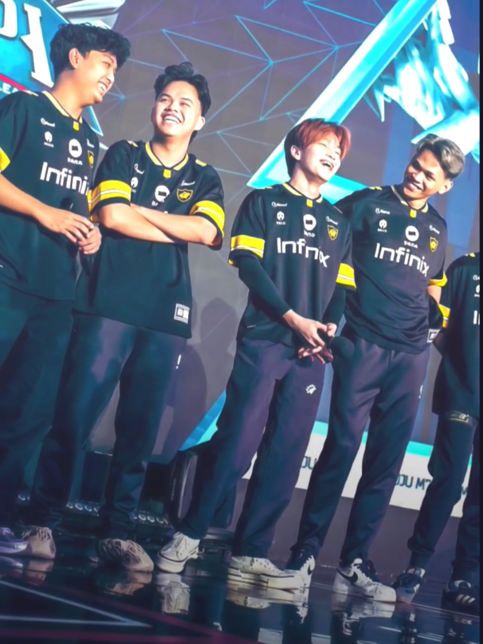 congrats onic 💛 alhamdulillah secure playoff 🤲🏻🙏🏻 #onicesport #mplindonesia 