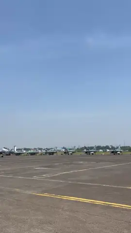 setelah lama tidak tampil #tniau #halimperdanakusumaairport #su30 #huttni 