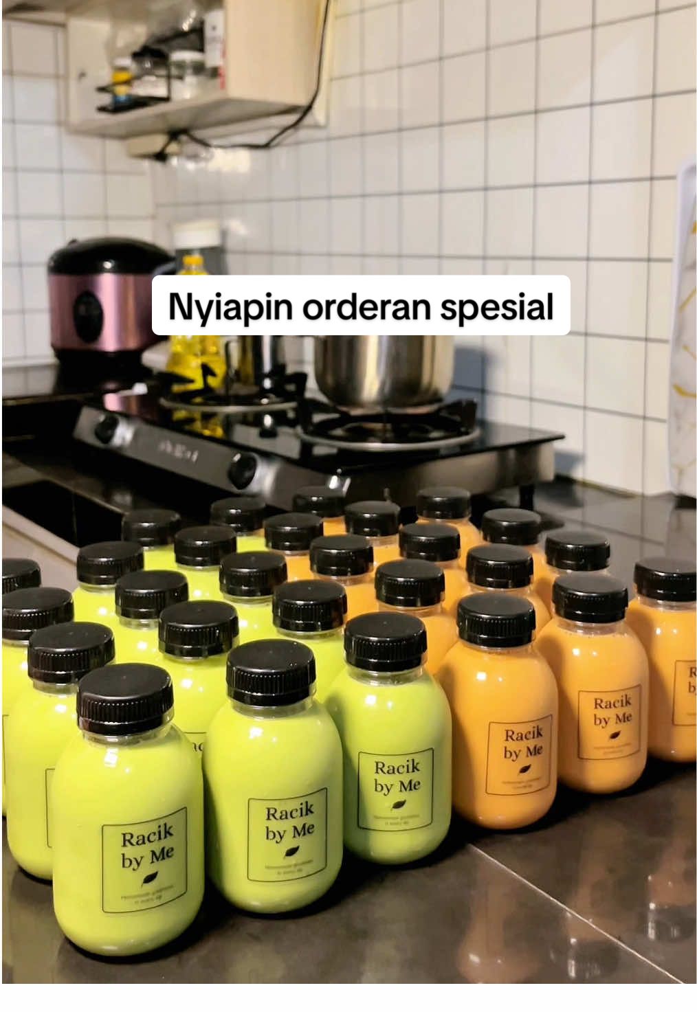 Masya Allah….hari ini ada orderan spesial ✨ Mulai racik dari subuh, setengah 6 udh siap antar 💪🏻 Dann kali ini… tujuannya komplek elit lhooo 😍