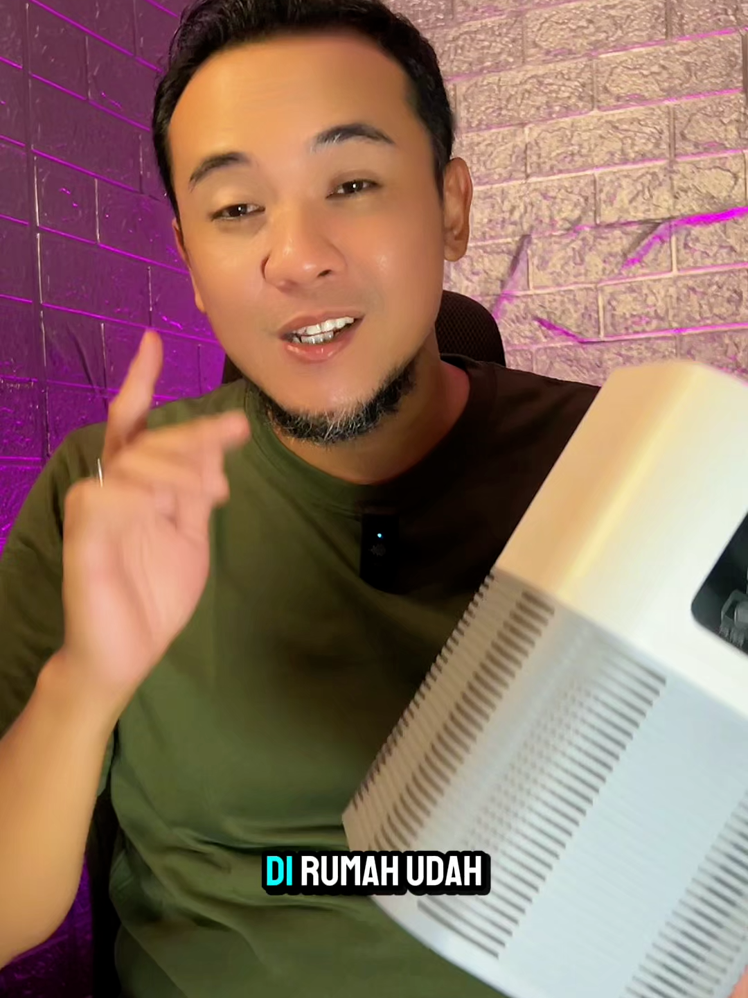 Hadirkan udara bersih dan wangi di rumahmu! MISS LIFE Air Purifier tidak cuma menghilangkan debu dan polusi, tapi juga bisa jadi diffuser untuk aromaterapi. Cocok banget buat kamar tidur, ruang kerja, atau kamar bayi. Yuk, ciptakan suasana nyaman dan sehat! #airpurifier #penyaringudara #aromaterapi #misslife #rumahsehat