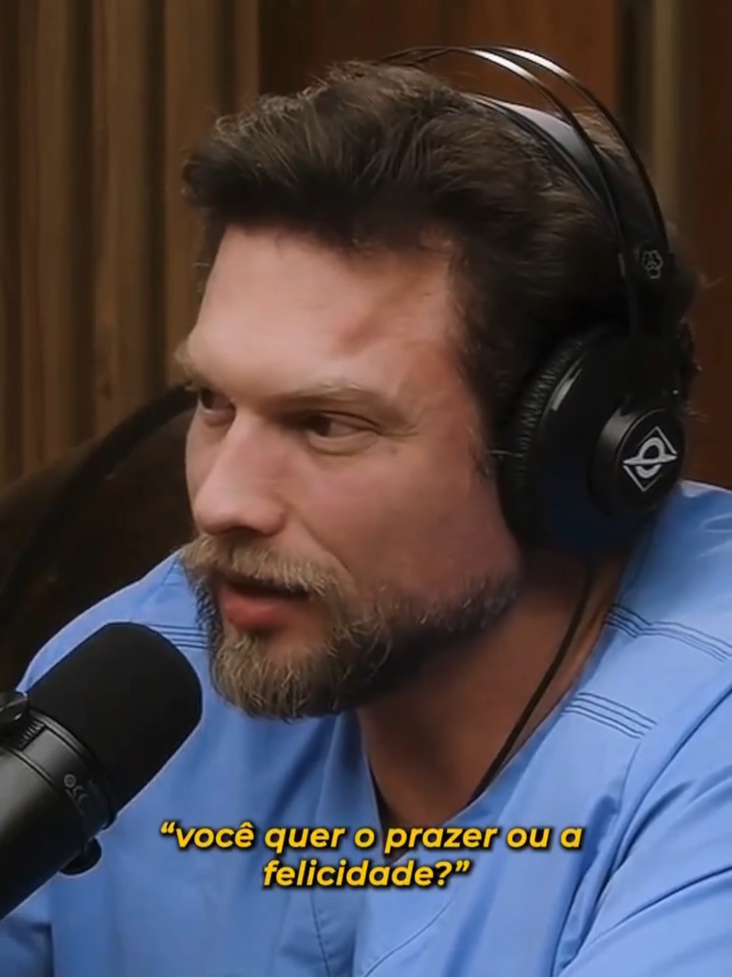 Pensa rápido: prefere uma barra de chocolate agora ou ir à academia e treinar pesado? Acredite, há quem escolha a segunda opção todos os dias. Estes entendem que é possível achar conforto no desconforto. Entendem a diferença entre prazer e felicidade. Entendem que a excelência não é um ato, mas um hábito. E abrem mão do agora para algo que desejam lá na frente. Se você se sentiu identificado, fala pra mim nos comentários 👇 #habito #rotina #escolhas #felicidade #paulomuzy