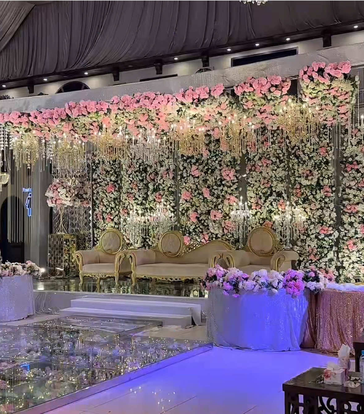 Celebrate your special moments at Marbella Cave. 📍 Location: Canal Road,Warsak Road, Peshawar. 📞 Contact for Bookings: 0321-8585815 | 0333-9190724 Video Credit: @ahmed_mujtaba_am  #MarbellaCave #PeshawarEvents #WeddingVenue #LuxuryHall #celebratewithus 