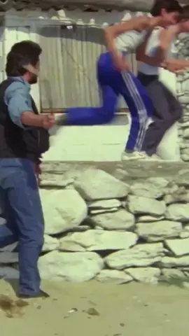 dikizlemek onlara ayıpta sana değil mi 😂#gülbenergen #yesilcam #türkfilmi 