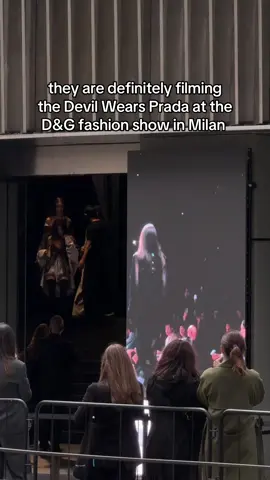 aaaa insane #dolceandgabbana #dolcegabbanashow #mfw #milanfashionweek #thedevilwearsprada 