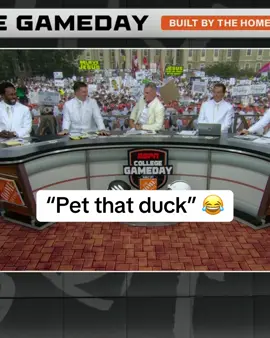 “Yeahh Steve” 😭 #duck #oregon #collegegameday 