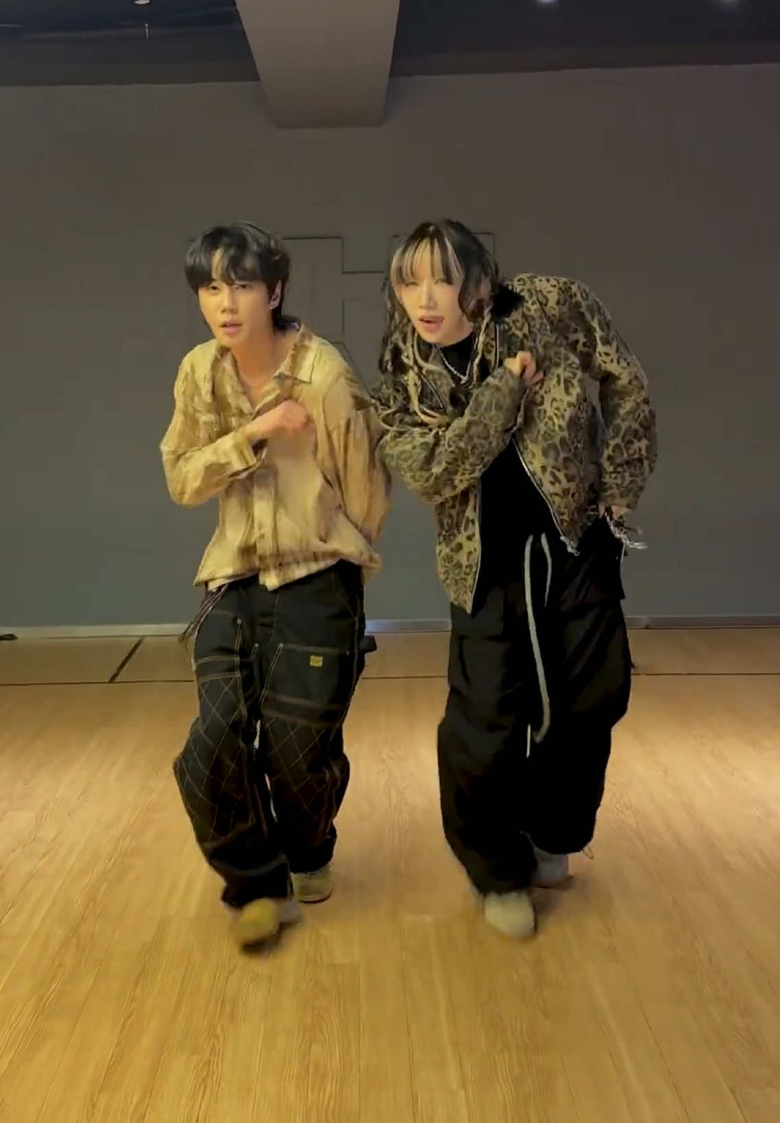 OMG JUNYOUNG AND BADA LEE BOUNCE CHALLENGE?!!!! SO UNEXPECTED😭 #leejunyoung #이준영 #badalee #fypシ゚ 