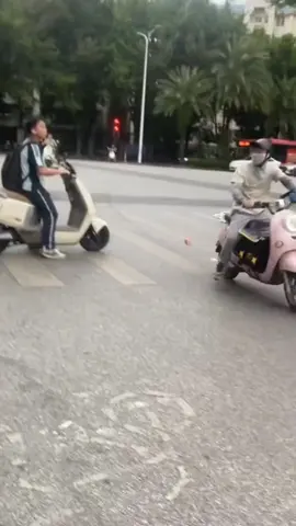 😂