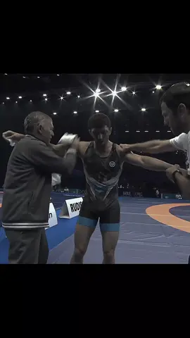 valiev vs. sidakov freestyle 74kg #uww #wrestling #championships #highlight #comeback 