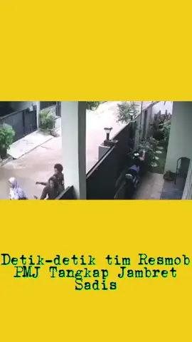 Subdit Direskrimum Polda Metro Jaya menangkap terduga pelaku pejambretan sadis terhadap seorang ibu hingga tersungkur di wilayah Jatiasih, Bekasi pada 6 September 2025. Aksi tersebut terekam CCTV dan viral di media sosial. Kedua terduga pelaku ditangkap pada September 2025 di dua lokasi berbeda.  #pmj  #bekasi  #jambret  #infovalidcom  #fyp 