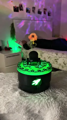 ¿Que te parece?😱 #humidificador #difusordearomas #decoraciondelhogar #humidificadorvolcan #ideasparatucuarto  Difusor de aromas, Volcán de Agua, Difusor para dormit luvia para dormir, Relajacion