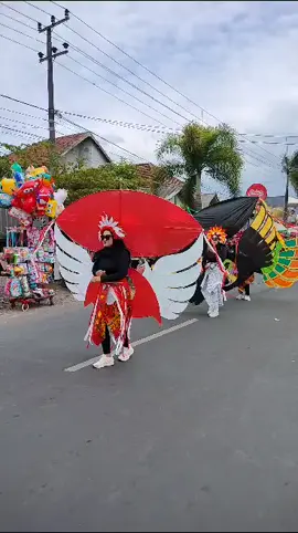 layanganku bireng g iso mumbul🤣🤣🤣🤣