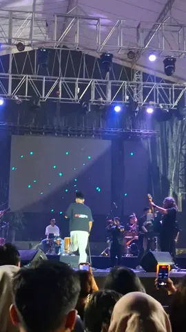 nitip sini krna soundnya candu bgt😭😭🙏 #fouryoupage #fypシ #singphoria #afthershine 