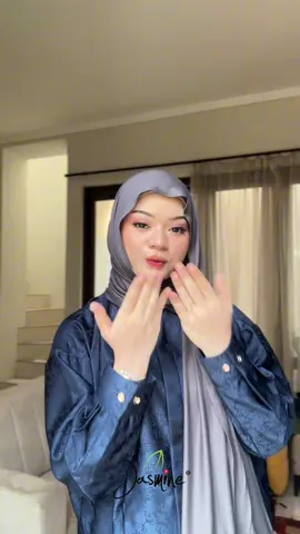Gak perlu takut numpuk di leher🙅🏼‍♀️ pashmina jasmine dibuat betul betul memprioritaskan kenyamanan kamu, yuk samaan warna charcoal🥰🫶🏻 #pashminakaos #pashminajasmine #OOTD #tutorialpashmina #tutorialhijab 