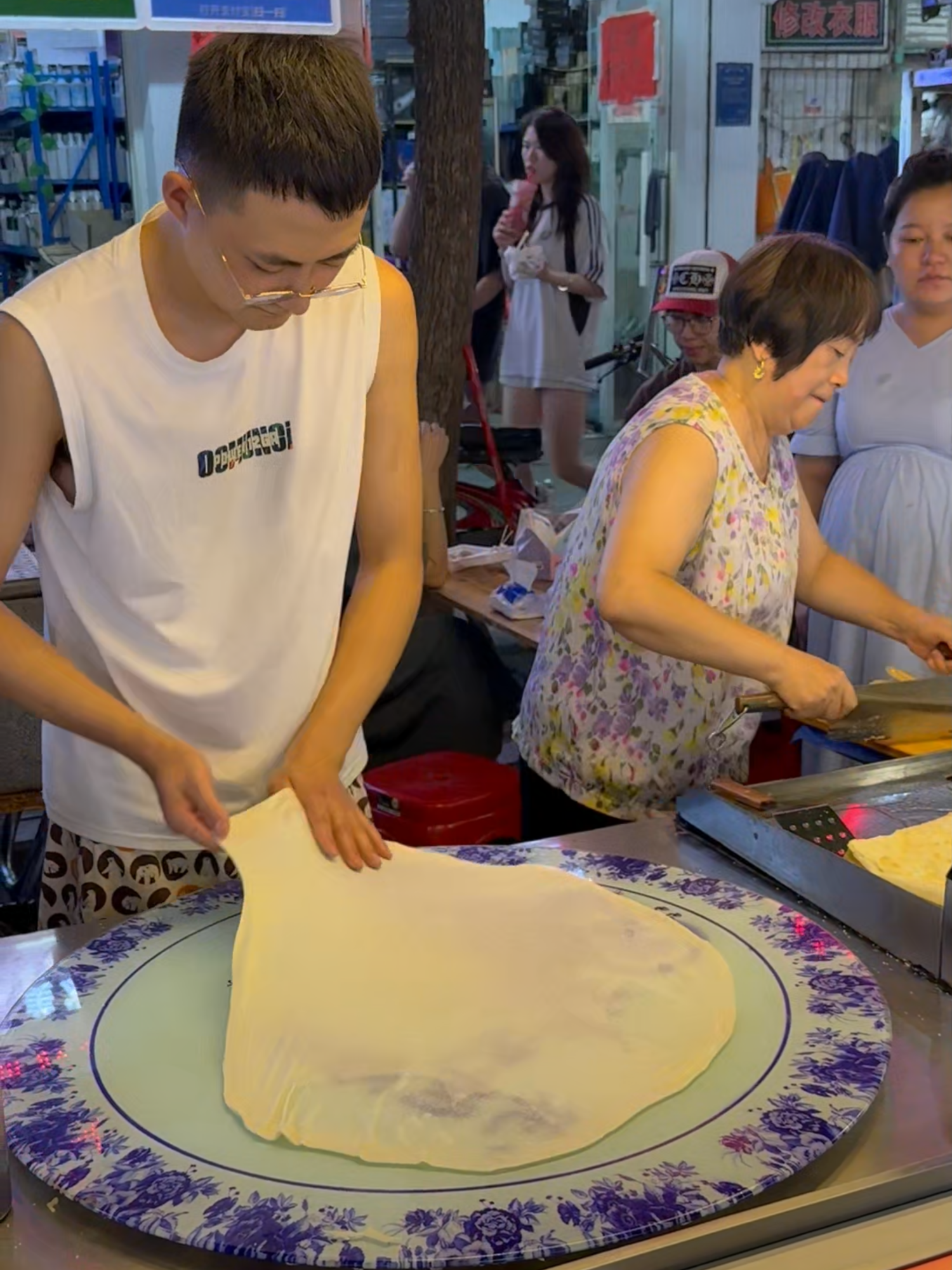 Exploring the Charm of Chinese Roti #streetfood #loti #china