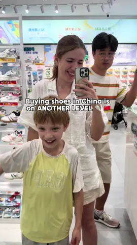 Buying shoes in China is on ANOTHER LEVEL 👟 🇨🇳