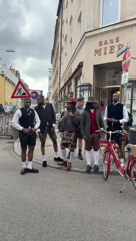 N’s auf dem oktoberfest 😭😂