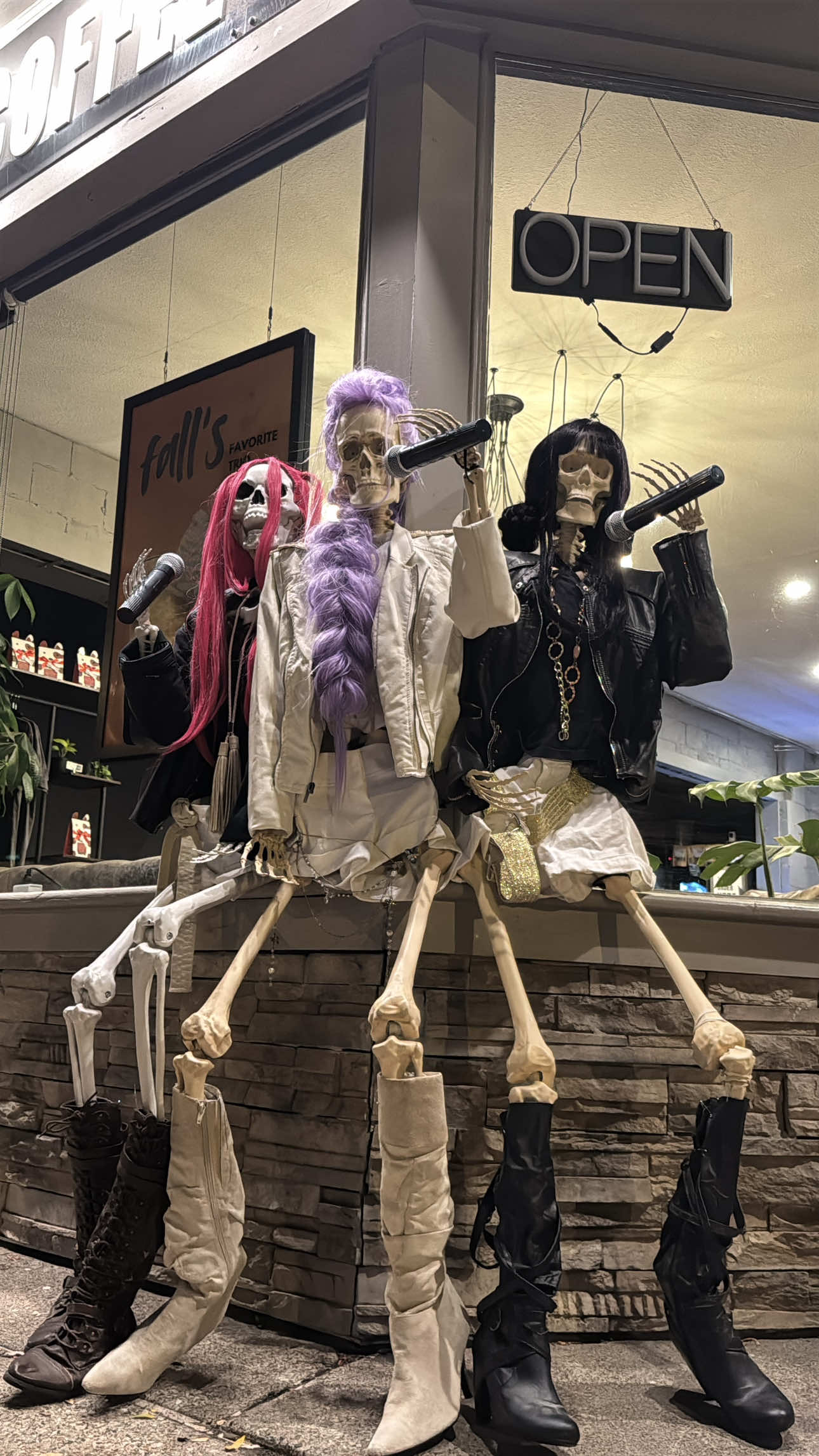 Sealing the Honmoon takes courage, strength… and lots of caffeine. 🎤 🎶 Come fuel up with us because we’re goin’ up, up, up!  📍Our KPop “Skeleton” Demon Hunters won’t be here forever. Stop by, snap a pic. It’s gonna be golden!@KPop Demon Hunters Netflix @ejae_k @audreynuna @REI AMI #kpopdemonhunters 