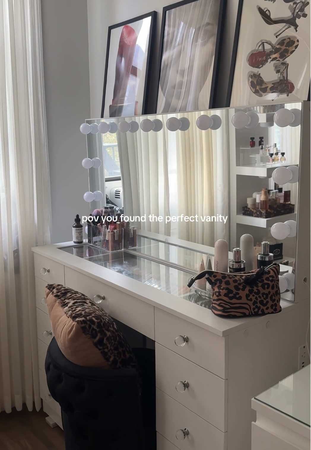 absolute perfection 🤍 #vanity #vanitytour #tiktokshop #roomdecor #RoomTour 
