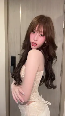🧏🏻‍♀️