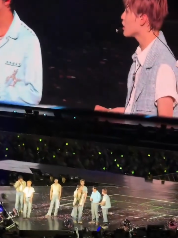 🐹: Jakarta.. you so hot .. lake sup 😭 🐬: Sijeunie enak😭 🐻: Kangen kalian ..Kalian heboh banget.. Kalian luarrr biasa 😭 cekikikan banget kelakuannya ada aja 😭😭😭 baru day 1 cr. all to owner  #nctdream #nct #tds4jakarta #fyp 