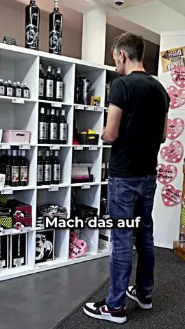 Vorsicht beim #einkaufen 🛒 Mit diesem #LifeHack beugst du chronischen 😖 #rückenschmerzen vor. Mehr Balance ⚖️ mit #partyschnaps 😍