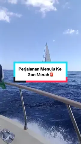 Perjalanan mengambil masa 4 hari. Kami bergerak sebagai misi bantuan & kemanusiaan untuk Palestine. Lautan yang menjadi saksi untuk perjalanan yang panjang. Langit sentiasa terbuka untuk kita semua. InshaAllah semoga Allah lindung dari berbagai keburukan sepanjang misi ini berjalan.  #globalsumudflotilla #gaza #palestine #humanity #fyp 