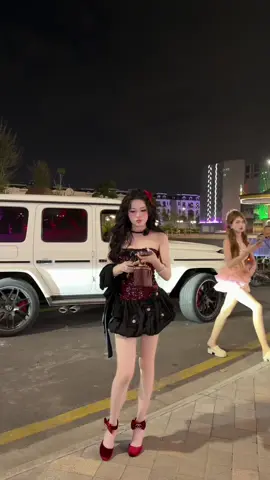 Nốt hậu trường ạ 😆😆 Bình thường thấy mình cũng cao cao.Nhưng hnay thấy m nhỏ bé quá đi 🥲🥲🥲 @𝐊𝐚𝐧𝐡 𝐃𝐚̂𝐮𝐮 🍓 @💛Trang Pikachuuu💛 @RUBY - Luxury #xuhuongtiktok #rubyluxury #rubysieucap #hautruong #kanhdau 