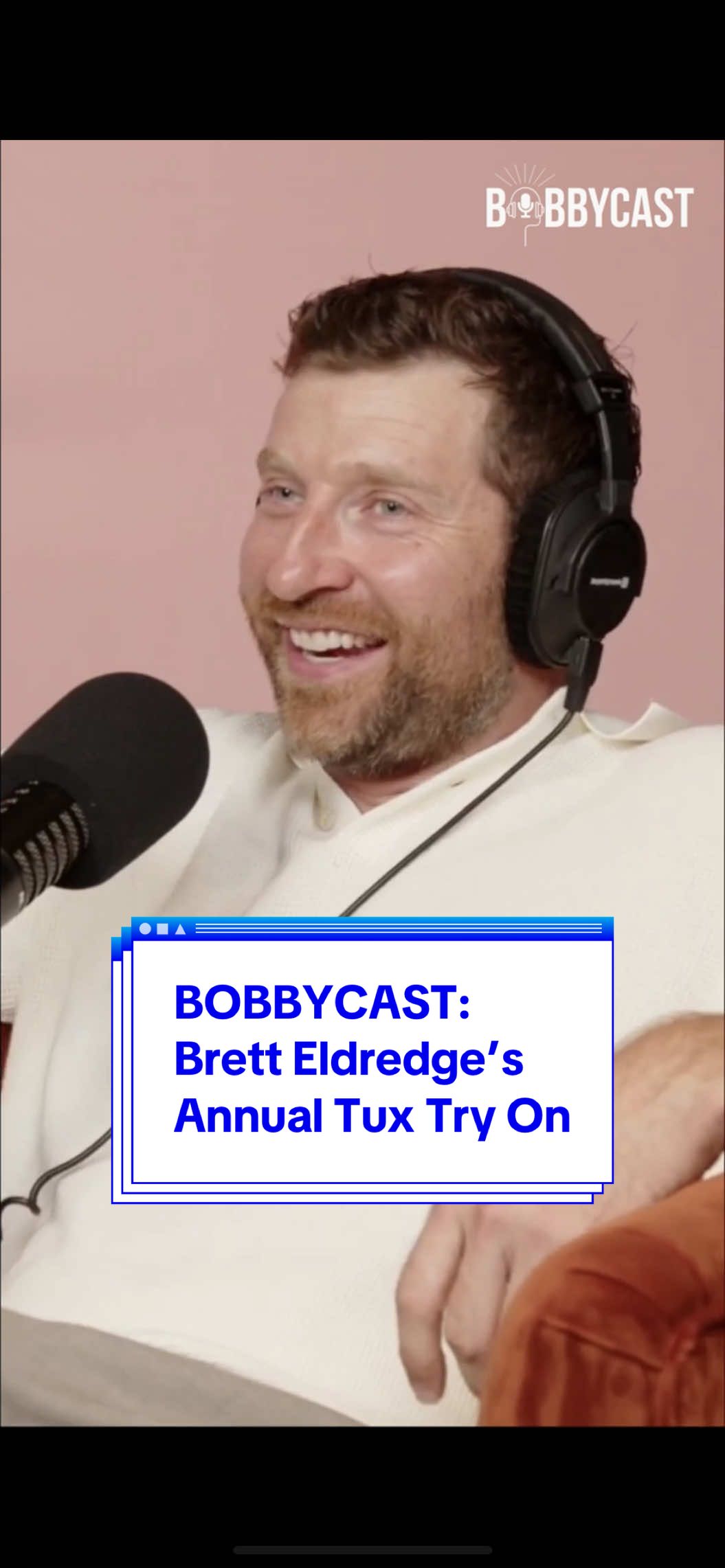 You know we’re getting closer to the holidays when Mr. Christmas pulls out the velvet tux @TheBobbyCast  #bretteldredge #christmas 