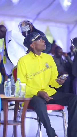 🌟 VIP Moment! 🌟 Dr. Jose Chameleone is at Speke Resort Munyonyo, enjoying the VIP treatment at the Yoweri Album Launch 💛💚 The vibes are next level! 🙌🔥 #YoweriAlbumLaunch #SpekeResort #DrJoseChameleone #VIP #UNMF  