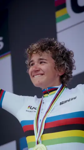 Paula Ostiz, the rainbow jersey is yours  Women Junior Road Race world champion  #Kigali2025 #procycling #sportstiktok 