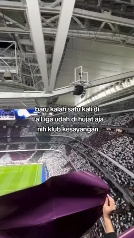 santai waktu masih panjang🥱 #kingmadrid 