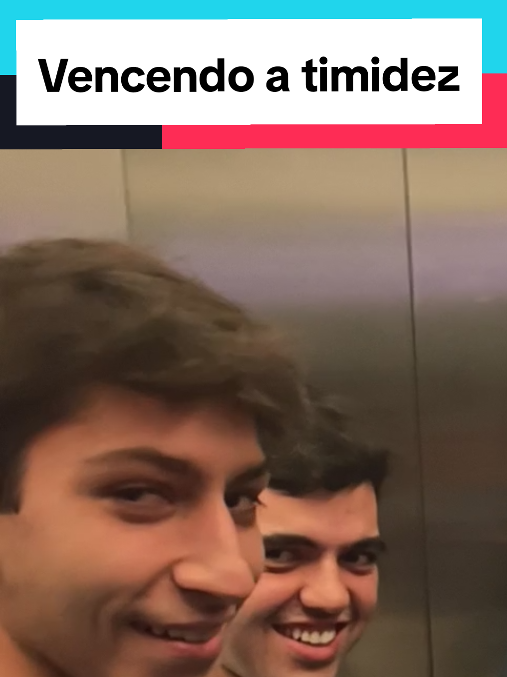vencendo a timidez no elevador mais uma vez 🤣 . #humor #comedia #timidez #videosengracados 