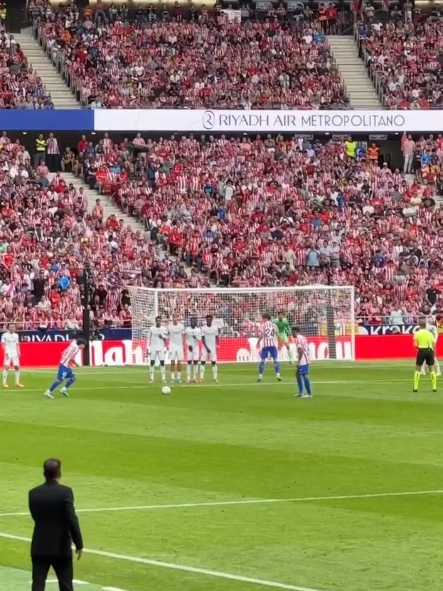 Alvarez Free Kick vs Real Madrid  #alvarezfreekicktoday #atleticomadridvsrealmadrid #edit #footballedit #fyp 