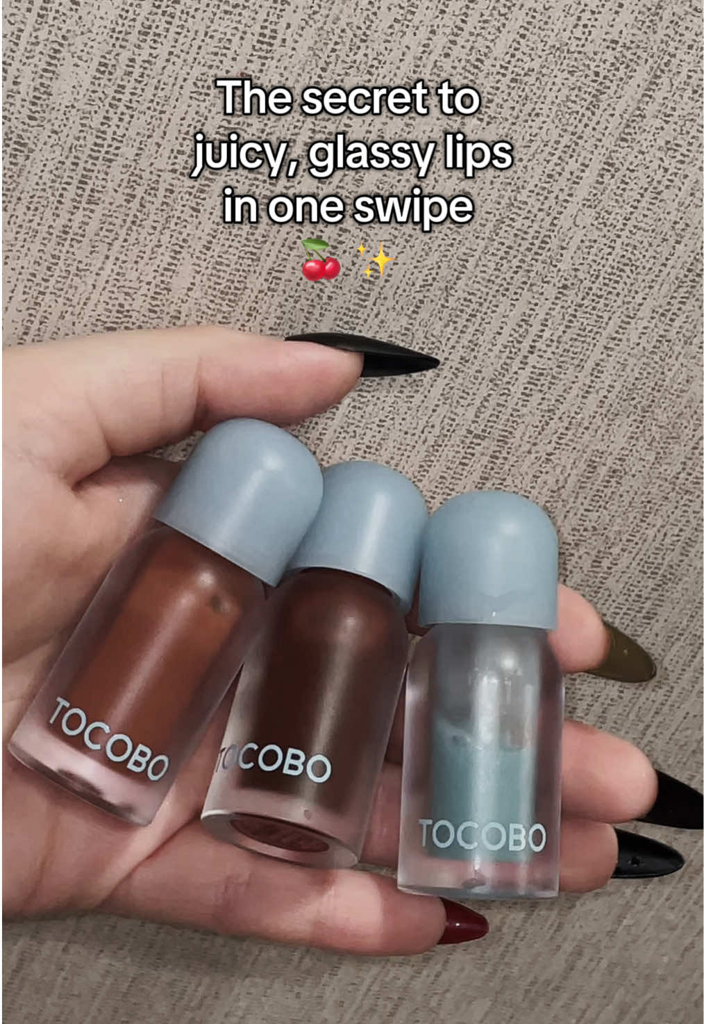That syrupy shine + skincare ingredients = obsessed. @TOCOBO  #lipplumper #skincare #fyp #aryfragrance #lipoil 
