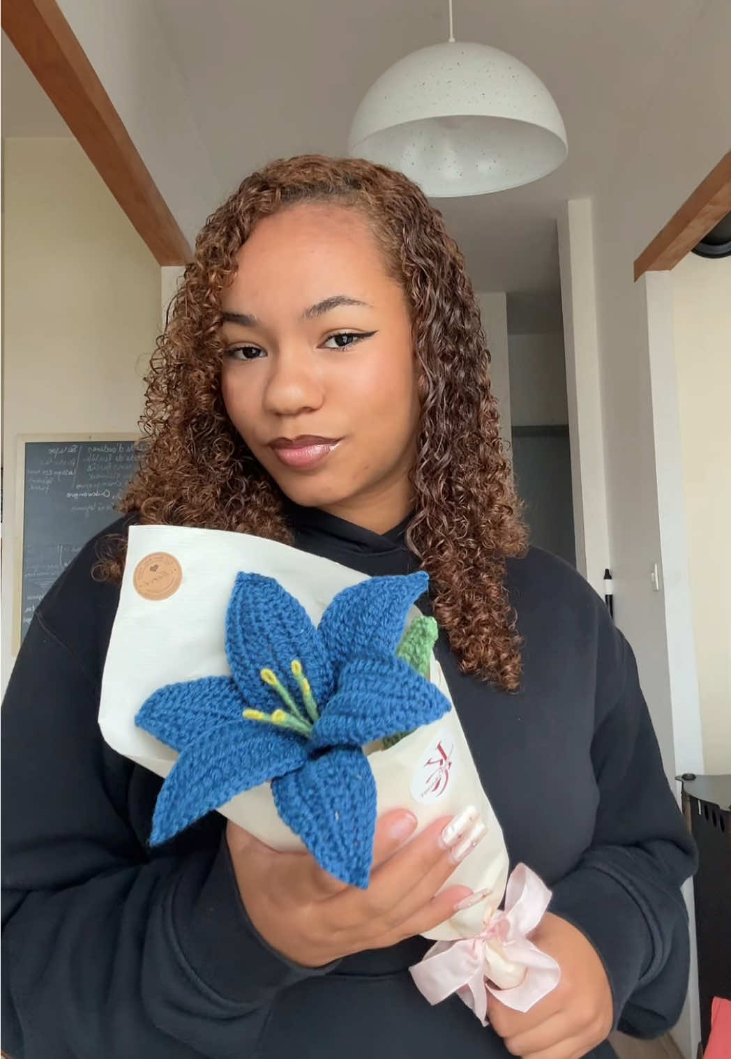 un petit lys bleu au crochet ⚜️💙 #crochet #ideecrochet #tutocrochet #inspicrochet #fleurcrochet 