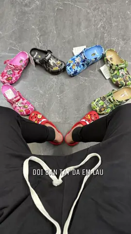 Mùa đông này bạn hãy chọn tình yêu crocs đii #minhhienpham #xh 
