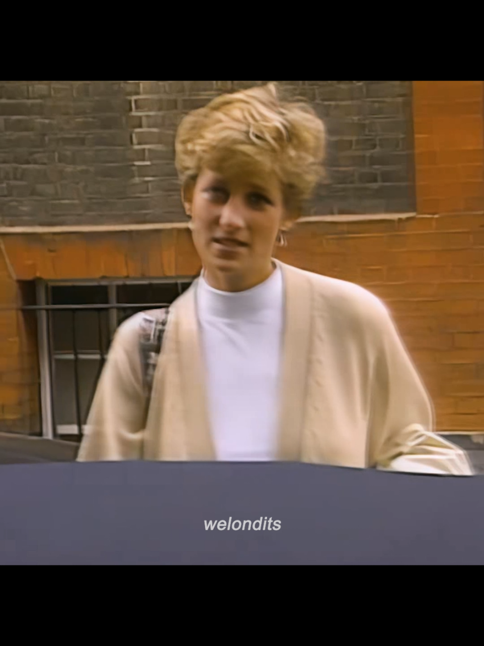 Princess Diana evading paparazzi in London.  August 1994. - - - - #ladydiana #dianaspencer #princessdiana #princessofwales #royalfamily 