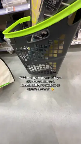 Merci Olivier il a retourné le stock pour trouver les 11 rideaux 🤣🥰✨