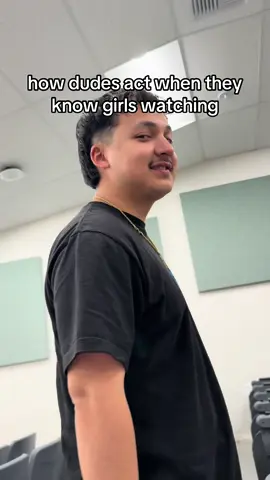 the side eyes😭