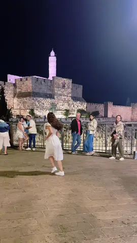 If you saw me dancing in the street, would you join in? 😅 #jerusalema #dance #trend 