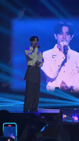비가 오는 날에  #rainydays  Okay nah full song!  Rinduuuu. Lama sgt dorg tk nyanyi lagu ni, now they comeback stronger, we are byulight love u! Sorry sbb bias sy #양요섭 hihi #rideordieconcertinmalaysia #highlight #rideordie 