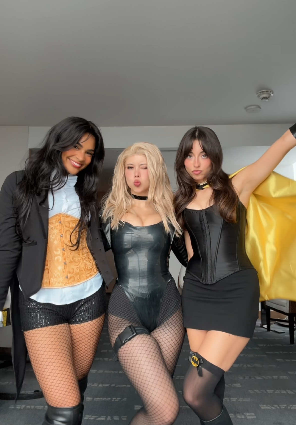 DC ladies 🦇🪶🪄 @Léa Martinez @syanne #zatannacosplay #blackcanarycosplay #batgirlcosplay #dccomics #dccosplay