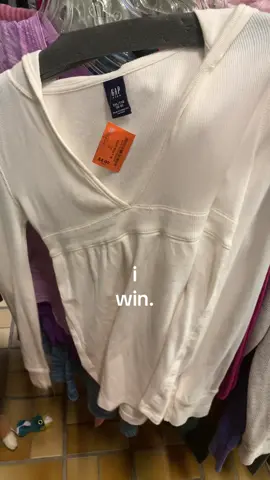 Like what. #thrift #abercrombieandfitch #hollister #fashiontiktok #fyp 
