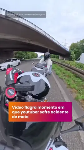 O youtuber Osama Aldiab viralizou nas redes ao registrar o seu próprio acidente de moto. As imagens, registradas por uma câmera 360º e compartilhadas pelo influenciador árabe mostram o momento em que um piloto perde o controle e atinge a traseira de sua moto. #TerraBrasil #TerraNotícias #Moto #Acidente #360camera 
