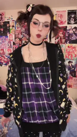 Am I ever gonna get it :0! #imogenmoreno #imogenmorenocosplay #degrassi #degrassicosplay #cosplayer 