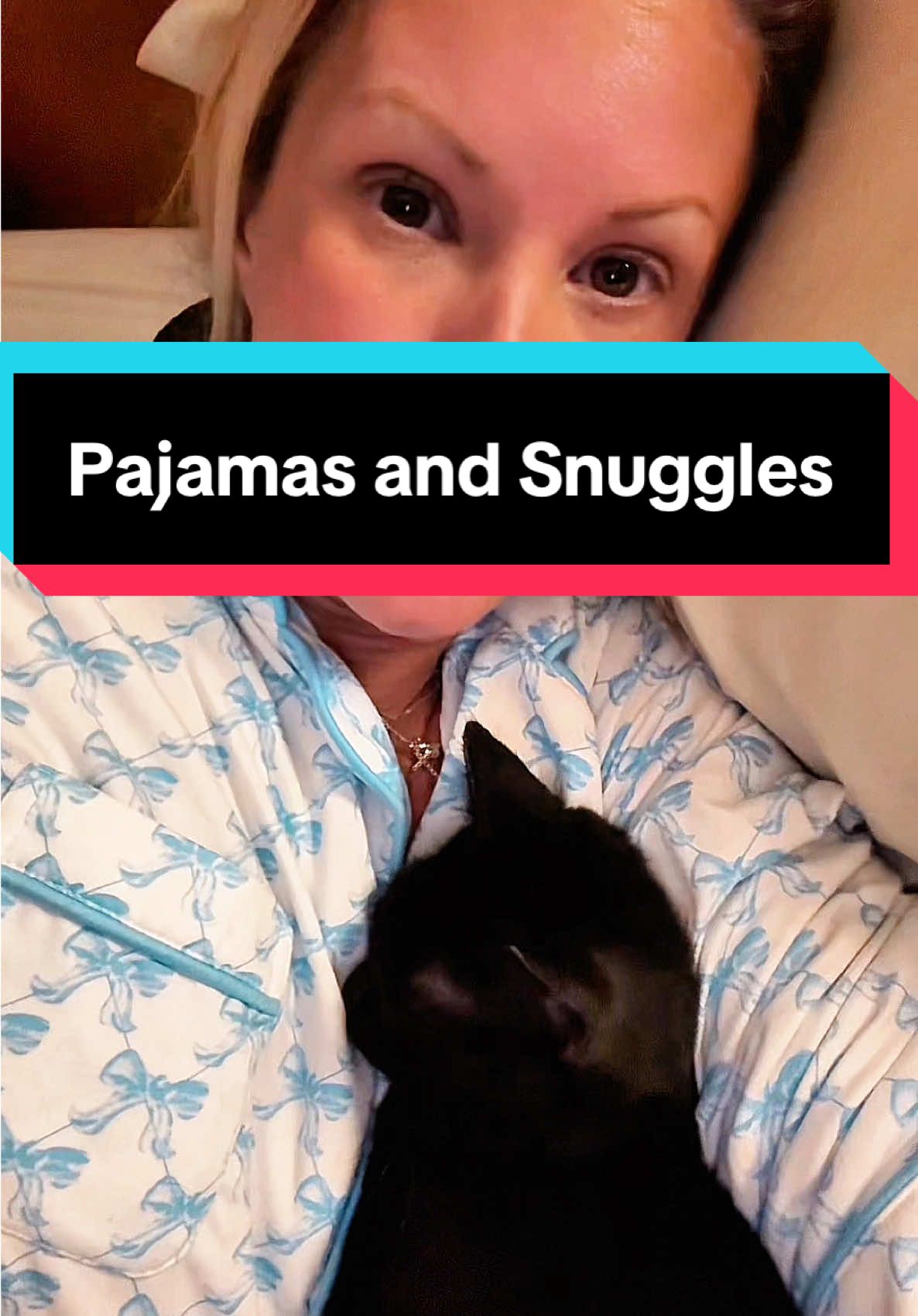 Nothing makes me happier than a rainy day, comfy pajamas from @Just Being Jordann and a snuggly cat 😍 #comfypajamas #lazyday #tiktokshopcreatorpicks 